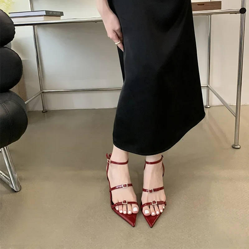 Tacones de aguja elegantes de estilo socialité para mujer, novedad de verano, llegada 2024, puntiagudos, espalda abierta, sin tirantes, Glamour, tacones altos, Sexy, romano