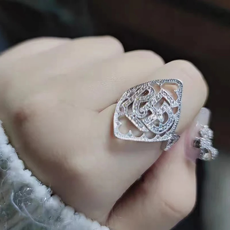 Anillo clásico Unisex con personalidad Hip Hop Rap de lujo con letras rojas Taylor, anillos de piedra de cristal, accesorios de joyería ajustables - Image 6